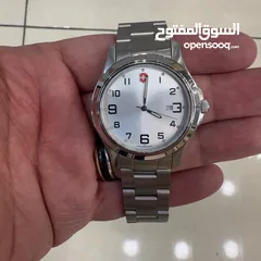  3 VICTORINOX SWISS ARMY