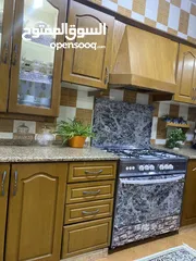  5 كنب ومطبخ للبيع مع برادي