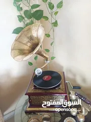  1 جهاز جرامفون