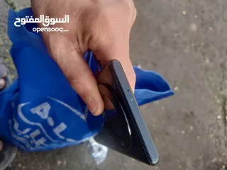  4 للبيع هونر اكس 9a شريحتين بنفس الوقت جي اس ام ويدعم يمن موبايل فولتي ذاكره 256 جيجا رام8