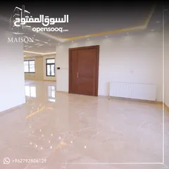  4 فيلا لقطة فاخره للبيع في طريق المطار قرب جامعة الشرق الاوسط