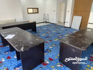 8 كرفان 4*8 للبيع مع مقاعد دراسية وطاولات
