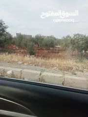  1 ارض سكنيه فيه حواره مفروزه للبييع