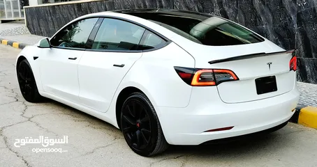  9 تيسلا 2022 model 3 فحص كامل 4 جـــيـــد بدون ملاحظات بودي (كرت ابيض) بحالة الوكالة بسعر لقطة ومحرووق