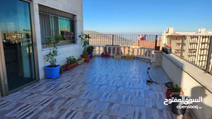  6 شقه روف للبيع في منطقه هادئه مطله في بيتونيا قرب مدارس نور الهدى من المالك مباشرة وبدون عموله