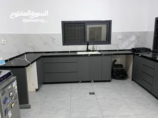  8 منزل مستقل مسور للبيع مع حديقة