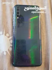  5 جهازين للبيع او للبدل Samsung a70/ infinix hot 30i