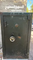  2 قاصة (خزنة) مستعمل بحالة جيدة جداً