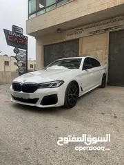  13 سياره BMW 530e
