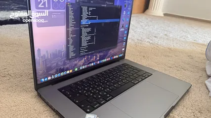  1 MacBook Pro 16” M1 pro 2021 Model 1TB