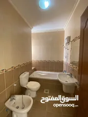  12 شقه ارضيه بخلدا للبيع