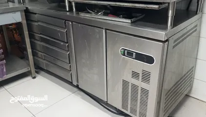  2 عده مطعم كاملة للبيع  بحالة ممتازة شبة جديدة