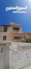  4 عمارة للبيع كامل التفاصيل القطعة بصور تتكون العمارة : 3 طوابق  5 شقق   حديقة كبيرة  كراج سيارات سطح.