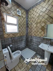  4 غرف للشباب العمانين في الموالح الجنوبية/ قريب مستشفى ازهار الخاص