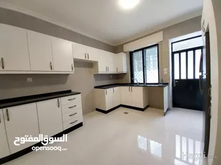  13 شقة غير مفروشة للإيجار 250م2 ( Property 19198 ) سنوي فقط