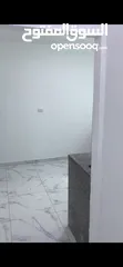  4 شقه سكنيه مفروشه جزئي تشطيب جديد فيها ثلاجه وتخوت وفرشات وخزانه