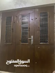  1 باب حديد وضعه ممتاز