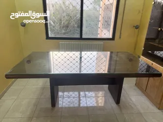  1 طاولة سفرة + بيرو