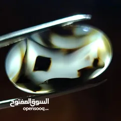  1 حجر عقيق يماني مصور نادر