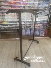  2 ستاند حديد مع عجال عدد 3 اللبيع