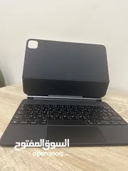  5 iPad Air5 256GB + apple keyboard  ايباد اير 5 256 جيجا + كيبورد ابل