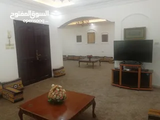  11 منزل مستقل مفروش للايجار للطلاب الخليجيين او العائلات الخليجية فقط