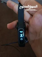  10 ساعه يد ذكيه جارمن الأصلية (GARMIN vívosmart 4) مستعمله شهرين