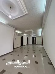  25 شقة فارغة للايجار ارضي مع حدائق قرب خاشوقه 9400د