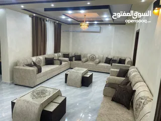  1 جلسات خليجيه  17 مقعد  طقم طربيزاط + مراكي مع مخدات