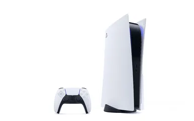  2 PlayStation 5 (1 TB) CD  وارد شرق اوسط ( جديدة مسكرة بالكرتونة ) مع مدخل CD مش ديجيتال