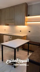  3 شقه فارغه فاخره ومميزه جدا  سوبر ديلوكس للايجار لم تسكن بعد التجديد نهائيا 200متر