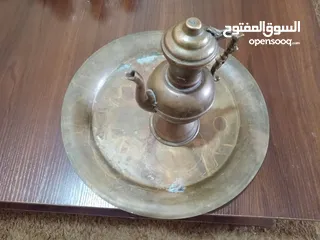  5 اطقم نحاسيات قديمه ورسم يدوي جميل