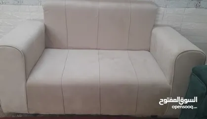  2 طقم كنب ومجلس ارضي