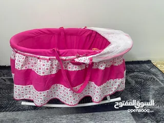  2 سرير اطفال و كاروك اطفال  للبيع