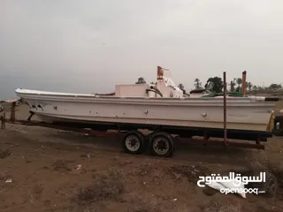  5 قارب مسطح 33 قدم مصنع وادي حام كلباء 2017 القارب فية محياة للسمك الحي 2 و واحد كبير فوق وثلاجة على