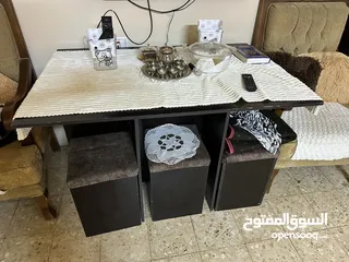  1 طاولة سفره معها 6كراسي جديده للبيع سعر 35