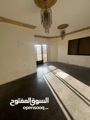  1 شقة للبيع في ضاحية الأمير حسن  طابق ثالث الأخير بدون مصعد  مكونة من : 2 غرفة نوم  صالون  2 حمام  مطب