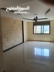  8 شقه للايجار