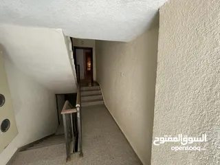  9 عمارة للبيع فل عقبة تاسعة جمعيات شقتين كل شقة 200 متر+ تسوية 80 متر بسعر مغري مساحة الارض 476