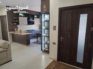  3 منزل مستقل  عمان / ضاحية الامام الغزالي   الجبيهة /  طرف صافوط