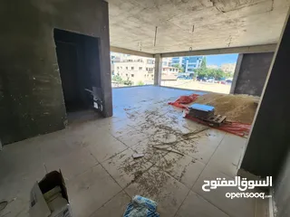  1 مكتب تجاري فاخر وبموقع مميز جدا للبيع في أفضل مواقع السابع   الرقم المرجعي :   4015