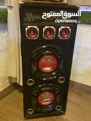  2 سماعات للإيجار صوت عالي