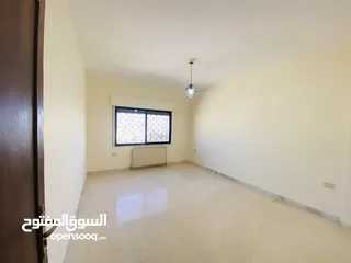  11 شقة بالرابية طابق ثالث 180م2 فارغة 3 غرف نوم (1) ماستر 3 حمامات إطلالة مميزة.