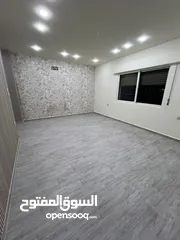  4 بيت للبيع أربد شارع البترا شمال اربد مول