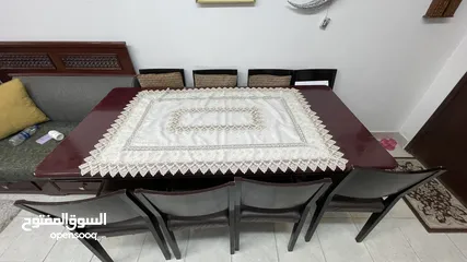  1 طاولة لغرفة جلوس