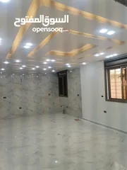  8 شقه فاخره جدا 170م ثالث فني للبيع على شارع البترا شرق كازيه الرجوب واربد مول قراند