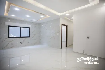  3 شقه فاخره بتشطيب ديلوكس150م مع حديقة 165 م للبيع من المالك قرب دوار اقرأ كاش او اقساط