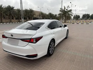  5 لكزس ES300h نظيف