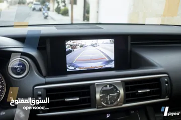  18 Lexus IS300H 2018 - للبيع