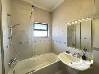  34 شقة مفروشة للإيجار 200م2 ( Property 40418 )-175089930